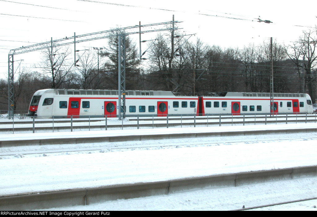 VR Sm4 EMU Pair Departing